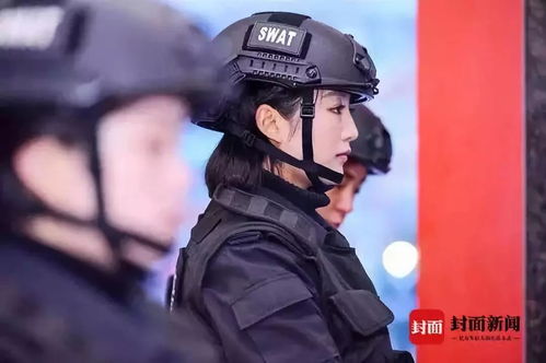 上海外滩特警小姐姐执勤，安全感拉满的时刻