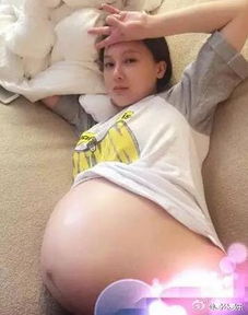 网红彩虹夫妇五年孕育四胎终产女，宣布封肚